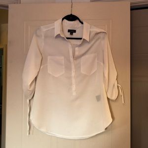 Le Chateau Small white blouse